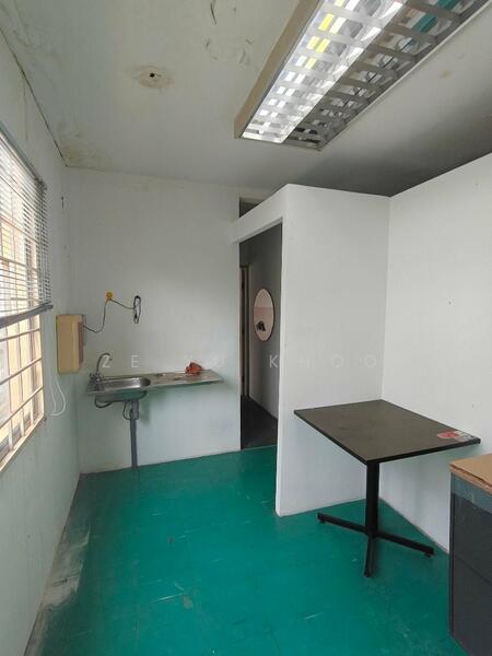 For Rent - Shop at SS2