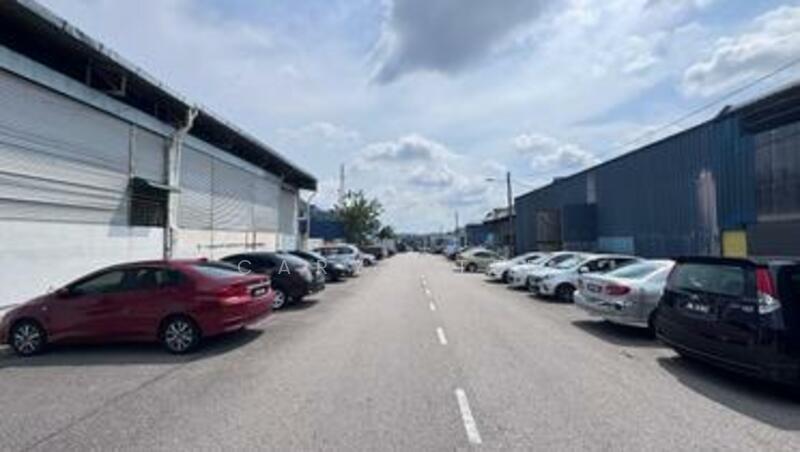 For Rent - Taman Universiti ( Adjoining Units ) 1.5 Storey Semi D Factory