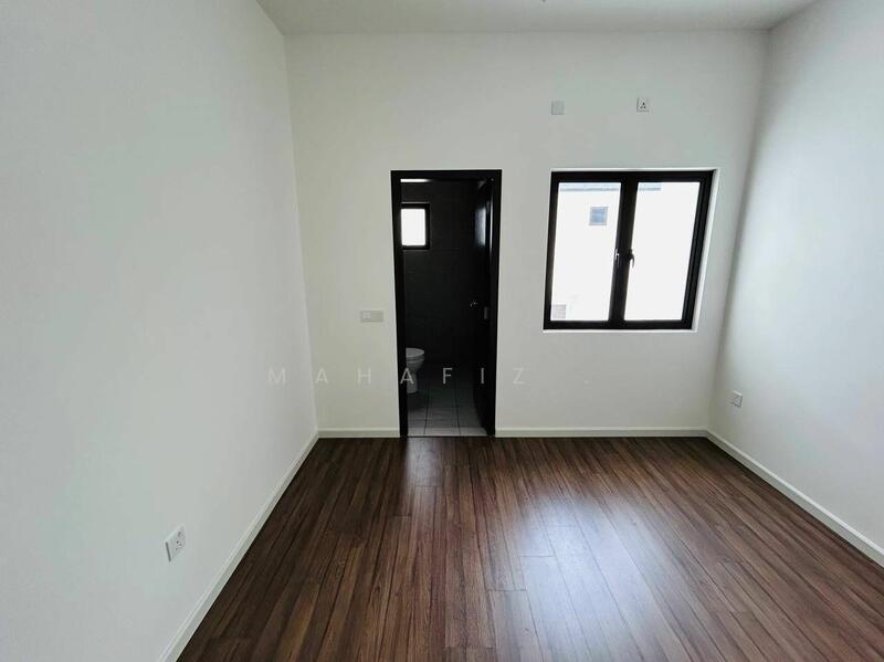 For Sale - Terraced House at Bandar Serenia
