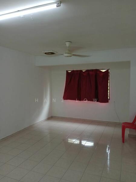 Untuk Disewa - (Upper Floor + Partly Furnished) Townhouse Taman Sri Serdang @ Seri Kembangan