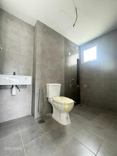 Untuk Dijual - 1.5-storey Terraced House at Kota Bayuemas