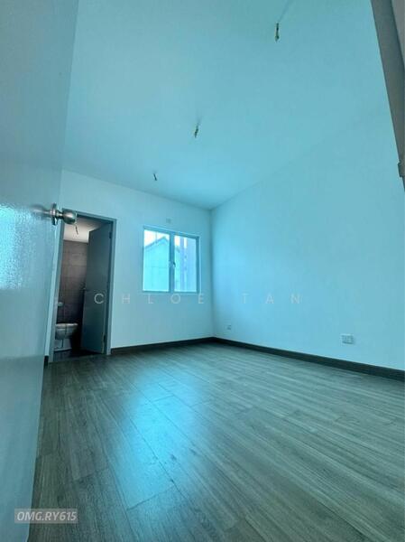 Untuk Dijual - 1.5-storey Terraced House at Kota Bayuemas