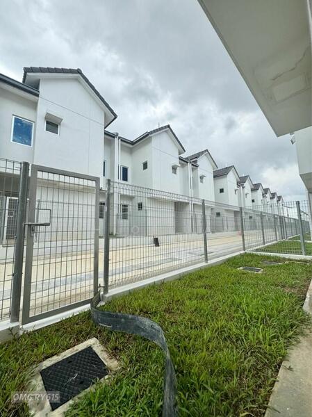 Untuk Dijual - 1.5-storey Terraced House at Kota Bayuemas