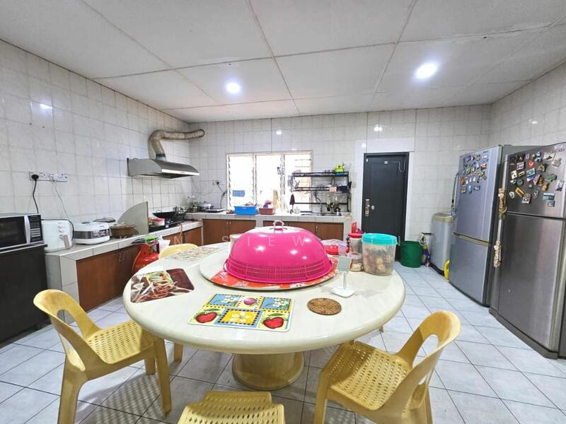 For Sale - Corner Double Terrace House with Attached Warehouse For Sale! Located at Jalan Batu Kitang