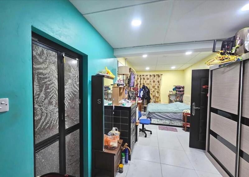 For Sale - Corner Double Terrace House with Attached Warehouse For Sale! Located at Jalan Batu Kitang