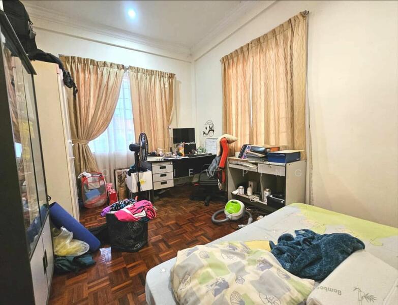 For Sale - Corner Double Terrace House with Attached Warehouse For Sale! Located at Jalan Batu Kitang