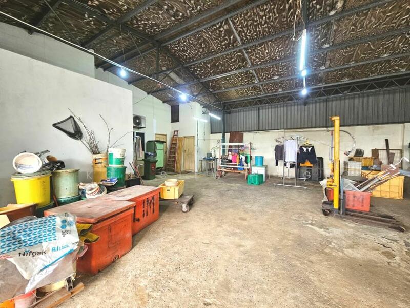 For Sale - Corner Double Terrace House with Attached Warehouse For Sale! Located at Jalan Batu Kitang