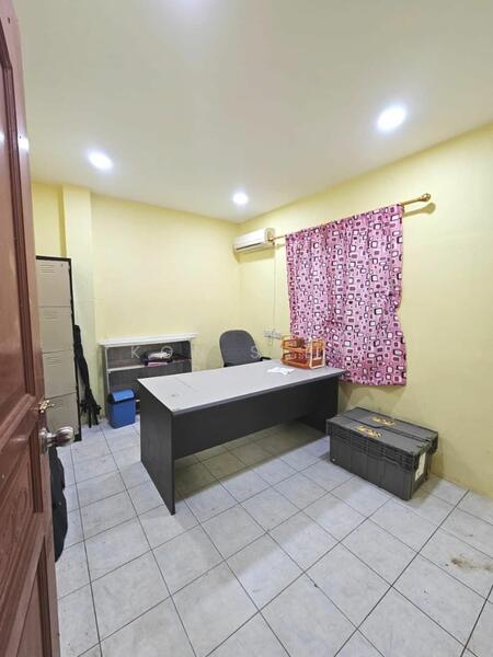 For Sale - Corner Double Terrace House with Attached Warehouse For Sale! Located at Jalan Batu Kitang