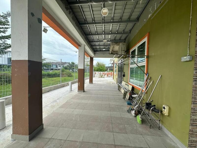 For Sale - Uni Central