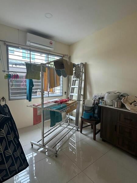 For Sale - Uni Central