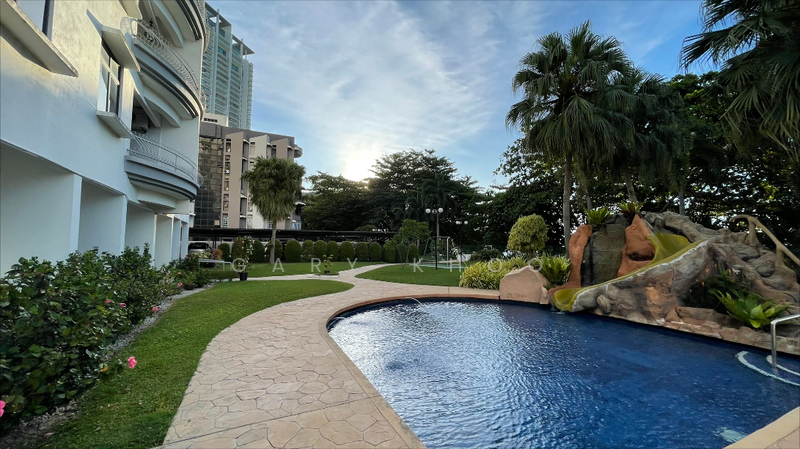 For Sale - Villa Ria
