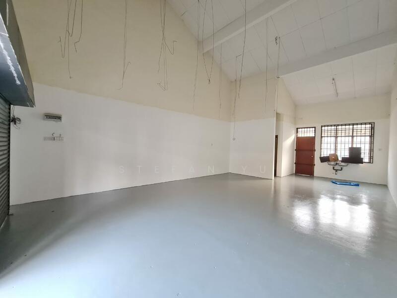 Untuk Dijual - Jalan Undan, Taman Perling / Single Storey Medium Shop Lot