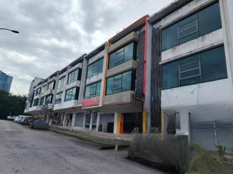 For Sale - PUCHONG CORNER 3 STOREY SHOP FOR SALE