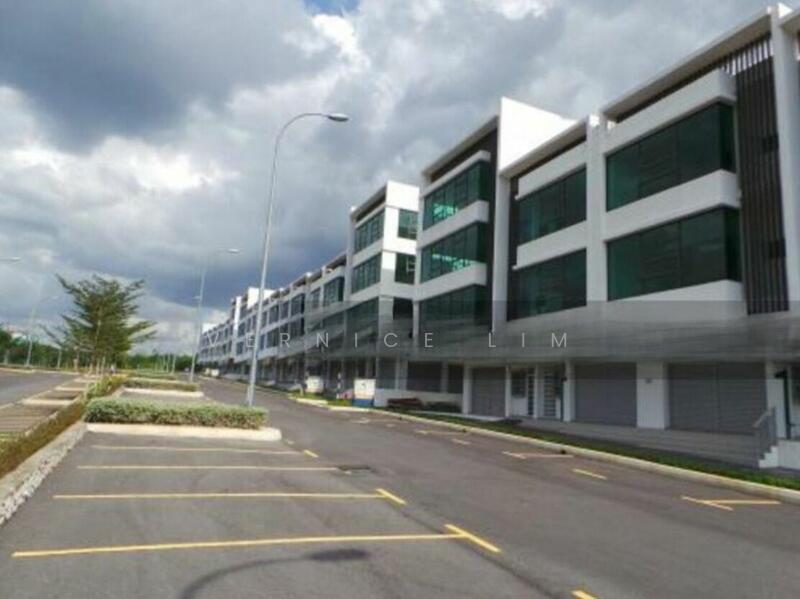 For Sale - PUCHONG CORNER 3 STOREY SHOP FOR SALE