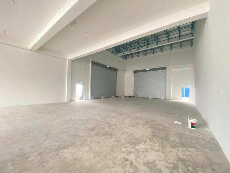 For Sale - CHERAS 1.5 STOREY DETACHED FACTORY FOR SALE