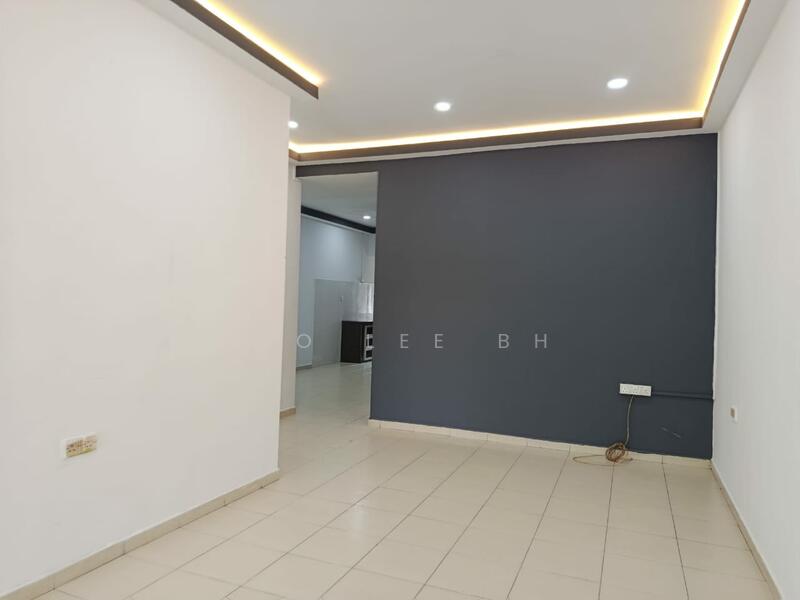 For Sale - Jalan Kiaramas 4, Taman Kiaramas , Kluang, Johor