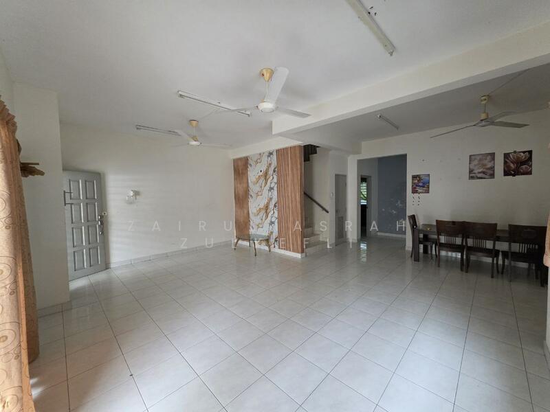Untuk Dijual - Semenyih GOOD CONDITION Double Storey Semi D Taman Tasik Semenyih