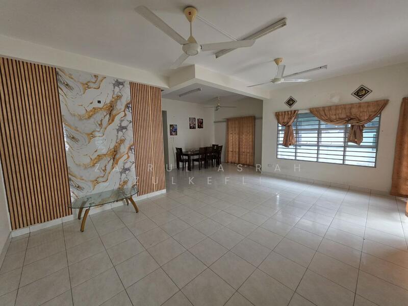 Untuk Dijual - Semenyih GOOD CONDITION Double Storey Semi D Taman Tasik Semenyih