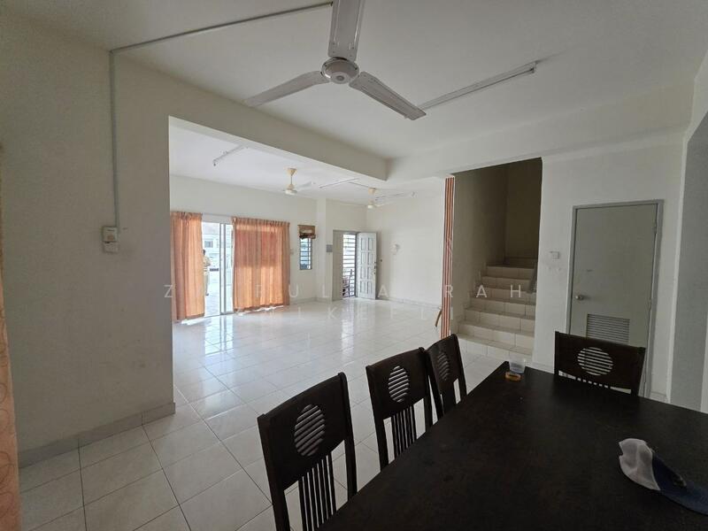 Untuk Dijual - Semenyih GOOD CONDITION Double Storey Semi D Taman Tasik Semenyih