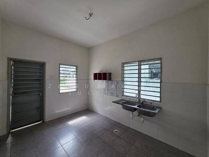 Untuk Dijual - Semenyih GOOD CONDITION Double Storey Semi D Taman Tasik Semenyih