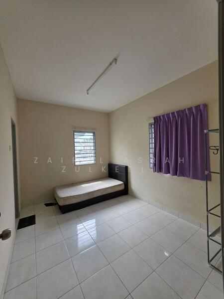 Untuk Dijual - Semenyih GOOD CONDITION Double Storey Semi D Taman Tasik Semenyih