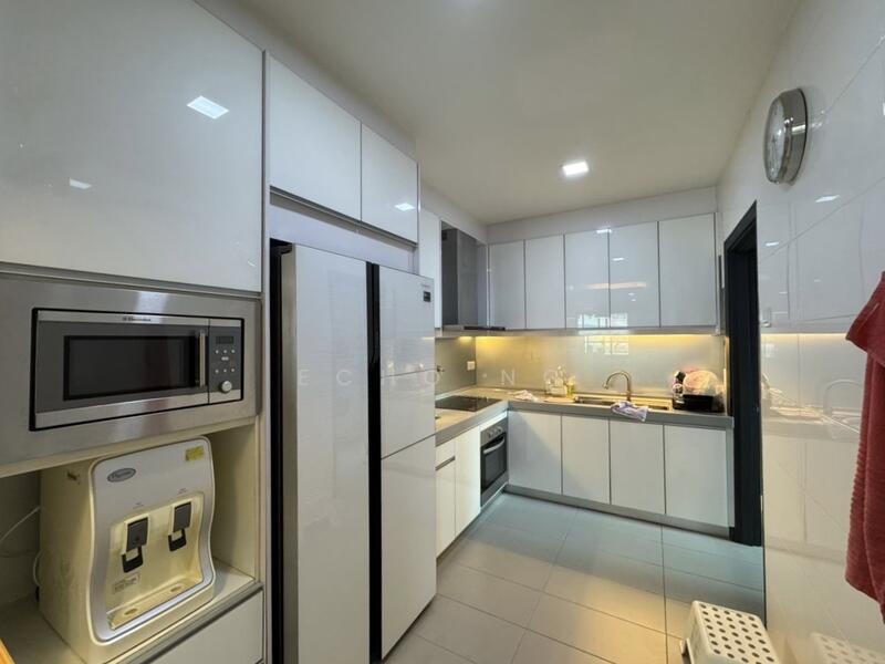 Untuk Dijual - Nadia Parkfront