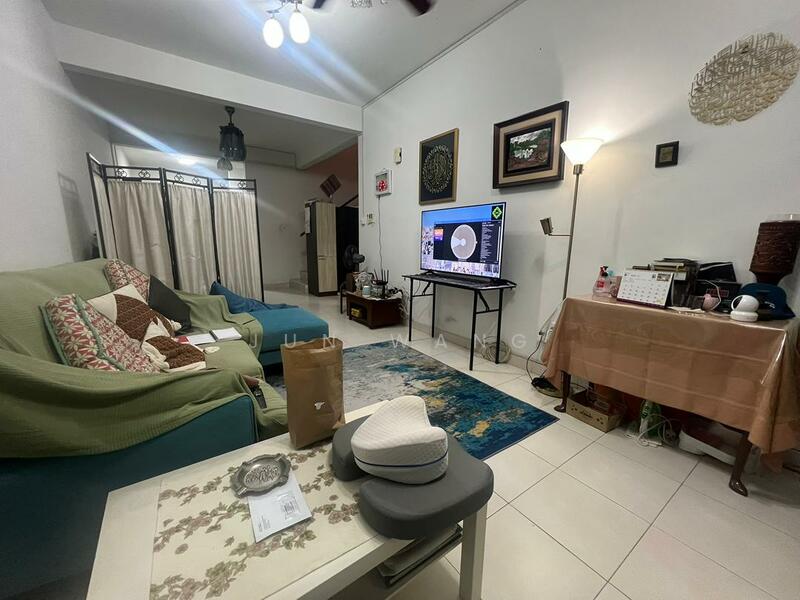 For Sale - Taman Molek Tamans Moleks