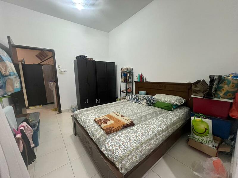 For Sale - Taman Molek Tamans Moleks