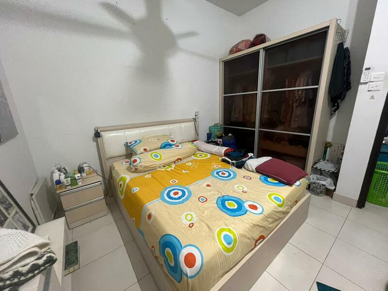 For Sale - Taman Molek Tamans Moleks