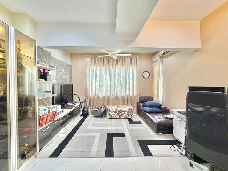 Rumah Berkembar untuk Dijual di D'Kayangan (Shah Alam) - Erin Yusof - Living Room - PropertyGuru.com.my