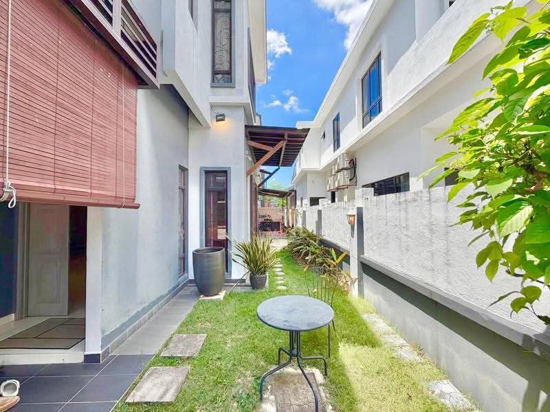Rumah Berkembar untuk Dijual di D'Kayangan (Shah Alam) - Erin Yusof - Exterior - PropertyGuru.com.my
