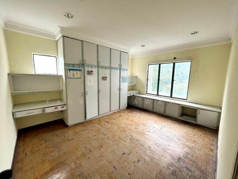 For Sale - Emerald Hill Condominium