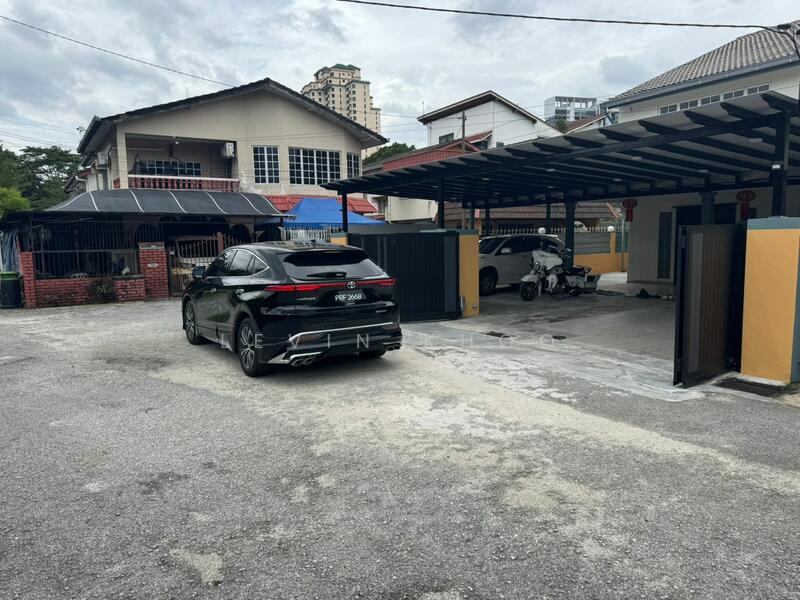 Untuk Disewa - 2 Sty Semi D @ Jalan St Thomas Taman Kaya
