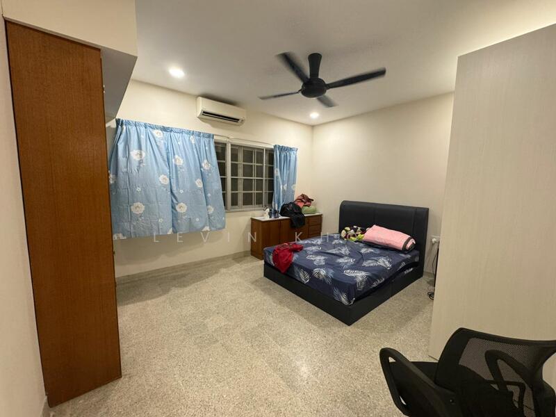Untuk Disewa - 2 Sty Semi D @ Jalan St Thomas Taman Kaya