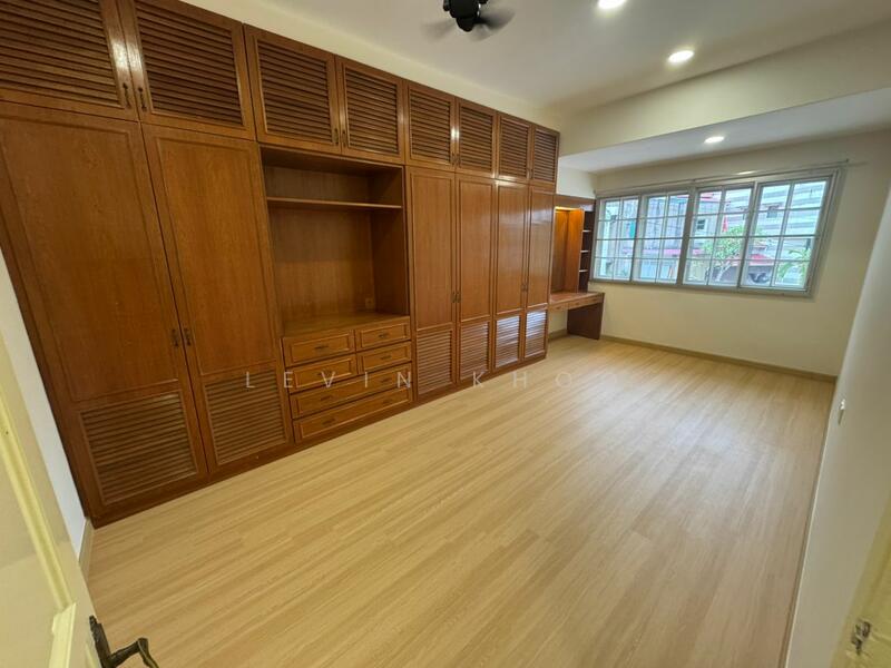 Untuk Disewa - 2 Sty Semi D @ Jalan St Thomas Taman Kaya