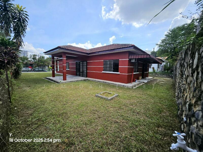 REFURBISHED SUPERB CONDREADY TO MOVE IN1 STOREY BUNGALOW HOUSE BANDAR PUTRA PERMAI SERI KEMBANGA