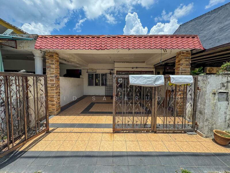 For Sale - Renovated & Extended Single Storey Terrace @ Taman Pinggiran, Batu Caves