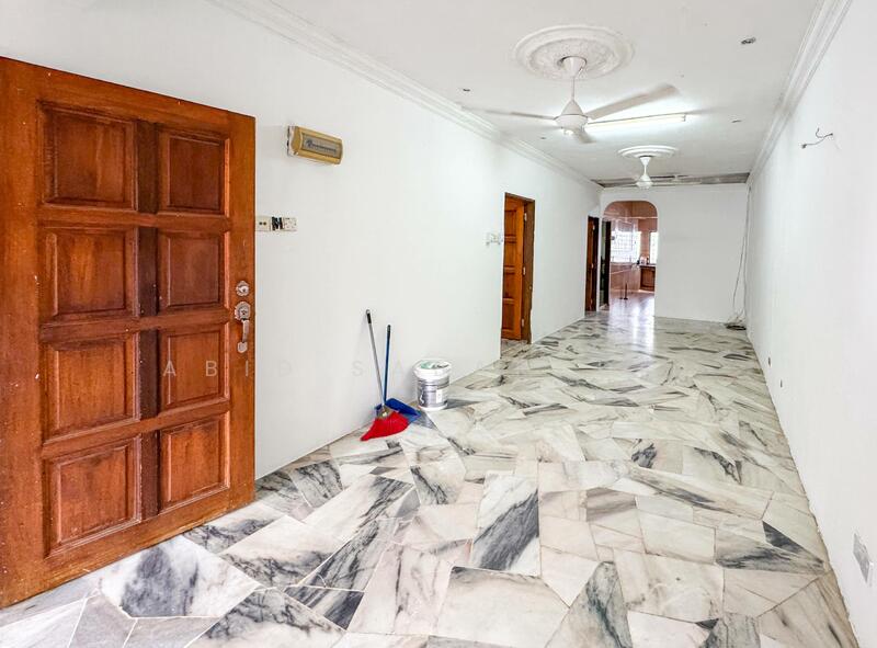 For Sale - Renovated & Extended Single Storey Terrace @ Taman Pinggiran, Batu Caves