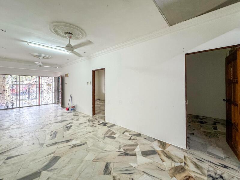 For Sale - Renovated & Extended Single Storey Terrace @ Taman Pinggiran, Batu Caves