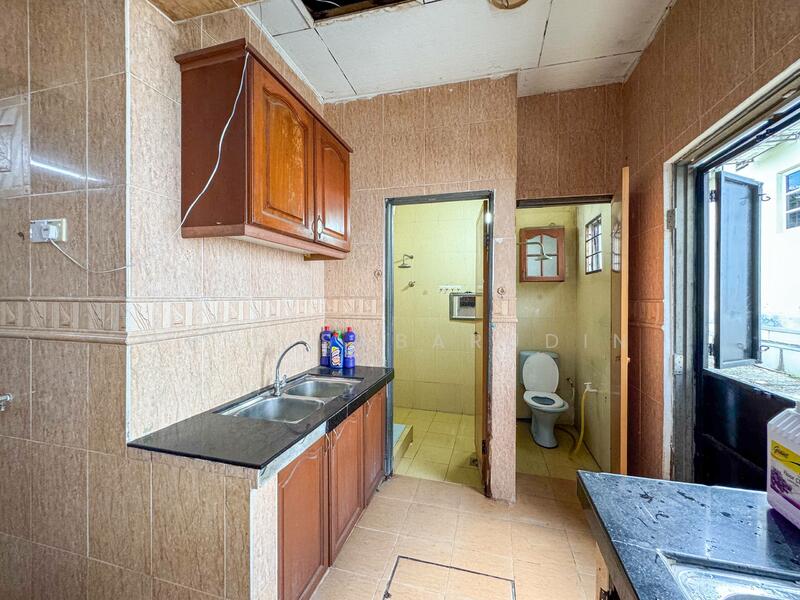 For Sale - Renovated & Extended Single Storey Terrace @ Taman Pinggiran, Batu Caves