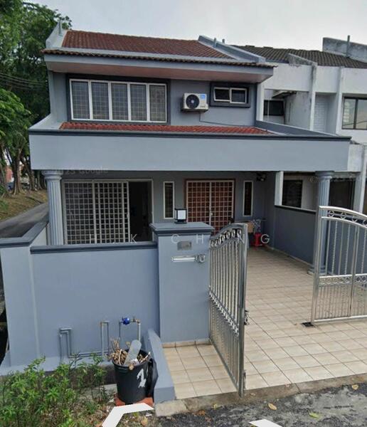 Untuk Disewa - Nice Reno 5rooms 2storey Endlot 22x80 Ss18 Subang Jaya