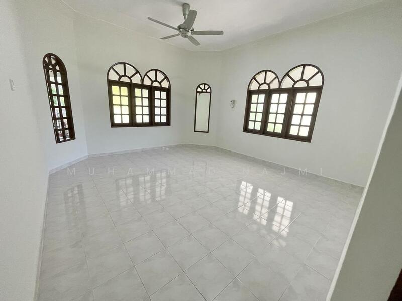 Untuk Dijual - Kampung Balai Besar