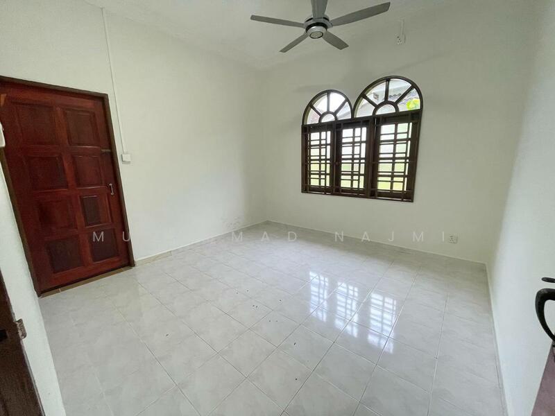 Untuk Dijual - Kampung Balai Besar