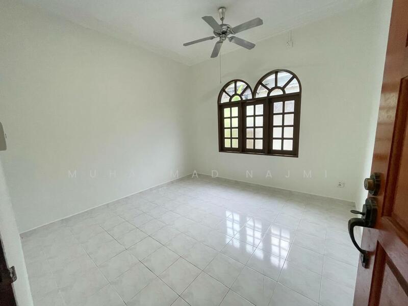 Untuk Dijual - Kampung Balai Besar