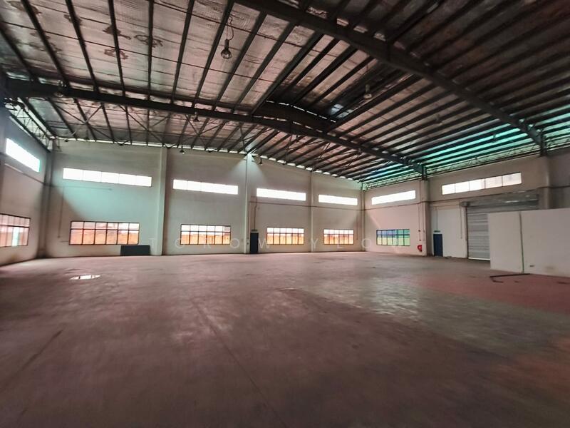 Untuk Disewa - tebrau factory