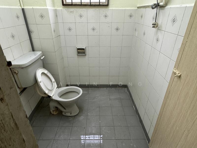 Ground floor common bathroom
