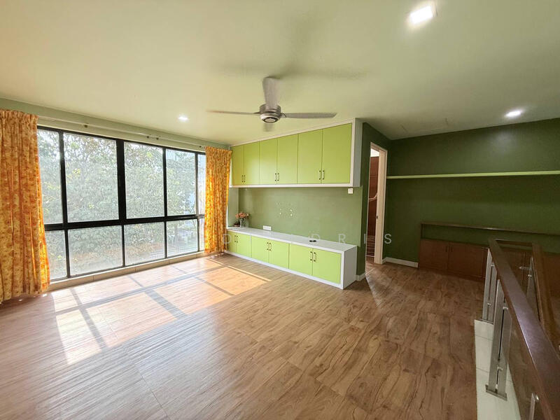 Untuk Dijual - Corner Lot 3 Storey Superlink 16 Sierra Sierra 2 Type Lyden