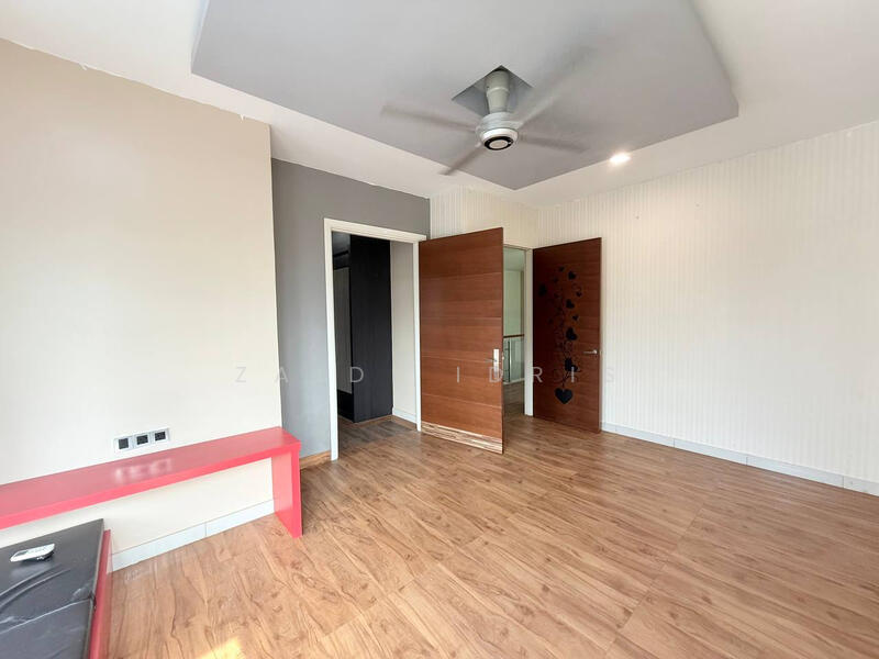 Untuk Dijual - Corner Lot 3 Storey Superlink 16 Sierra Sierra 2 Type Lyden