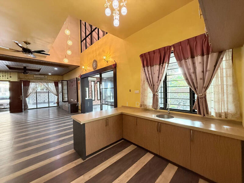 Untuk Dijual - Corner Lot 3 Storey Superlink 16 Sierra Sierra 2 Type Lyden