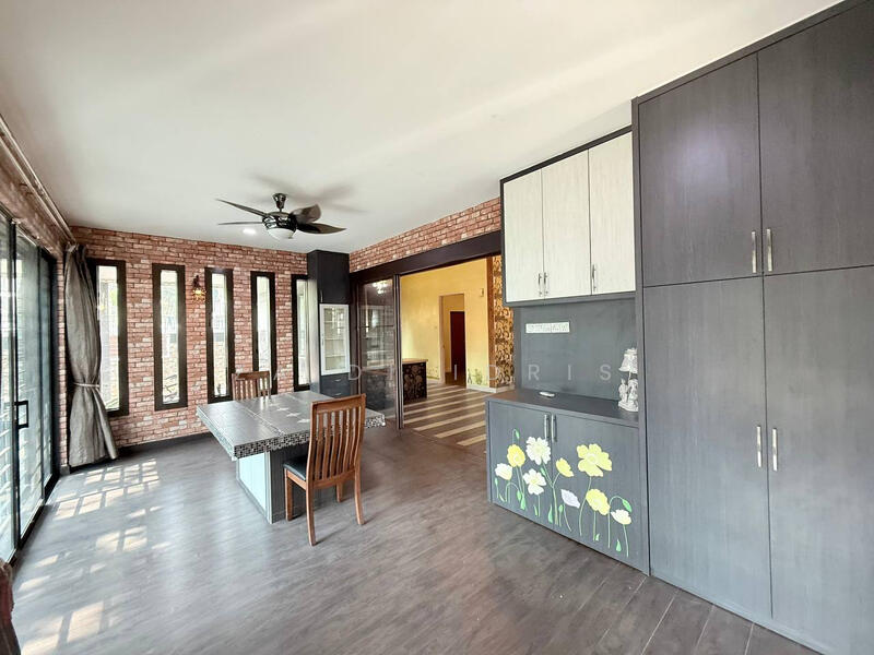 Untuk Dijual - Corner Lot 3 Storey Superlink 16 Sierra Sierra 2 Type Lyden